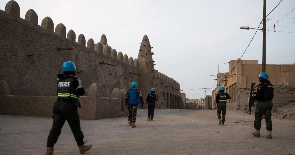 Peacekeepers and soldiers killed in attacks in Mali
